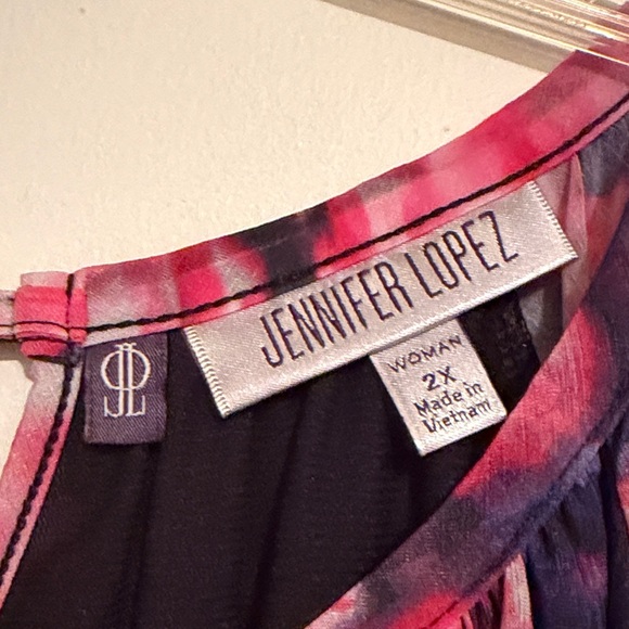 Jennifer Lopez Floral Blouse - Pink and Purple
Perfect for Valentine’s Day! - Picture 2 of 5
